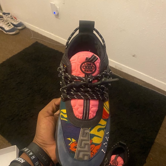 Selling Versace belt and Versace chain reactions (Belt size 44-40)(shoe size 13) - Picture 4 of 7